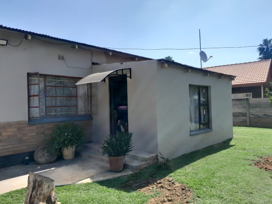 3 Bedroom Property for Sale in Oos Einde North West